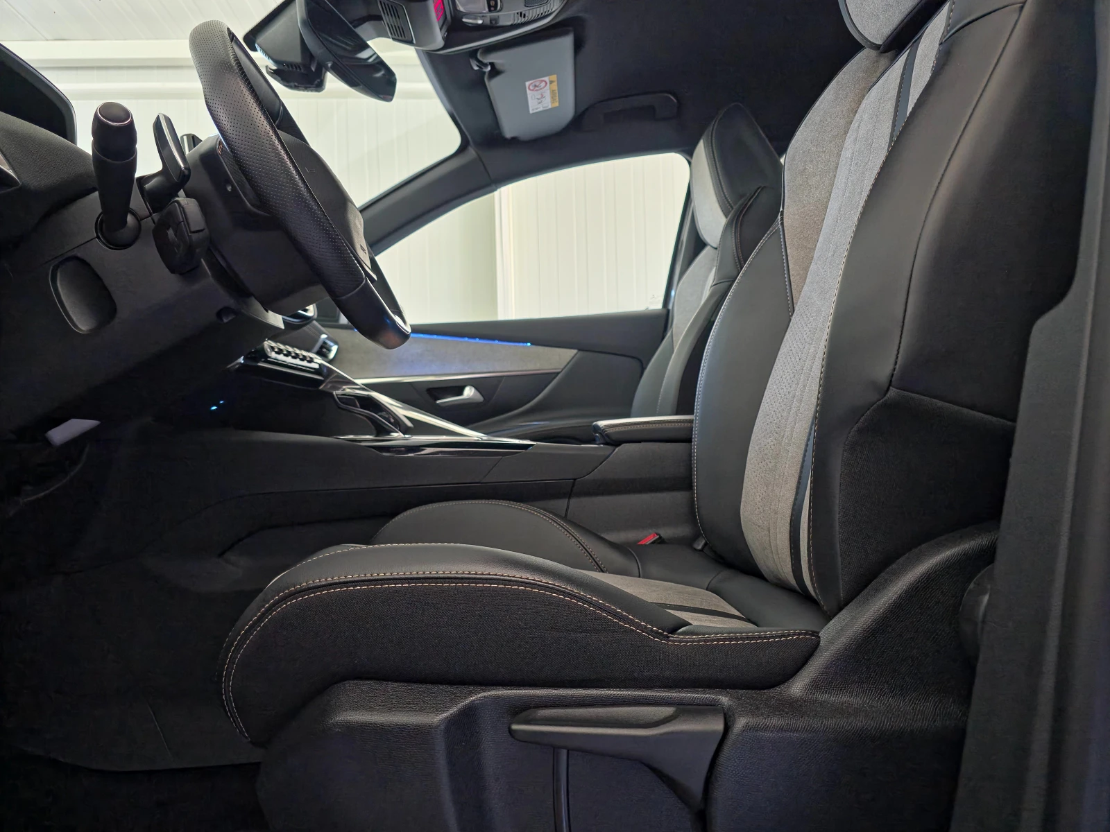 Peugeot 3008 GT PLUG-IN-HYBRID 225 - изображение 7