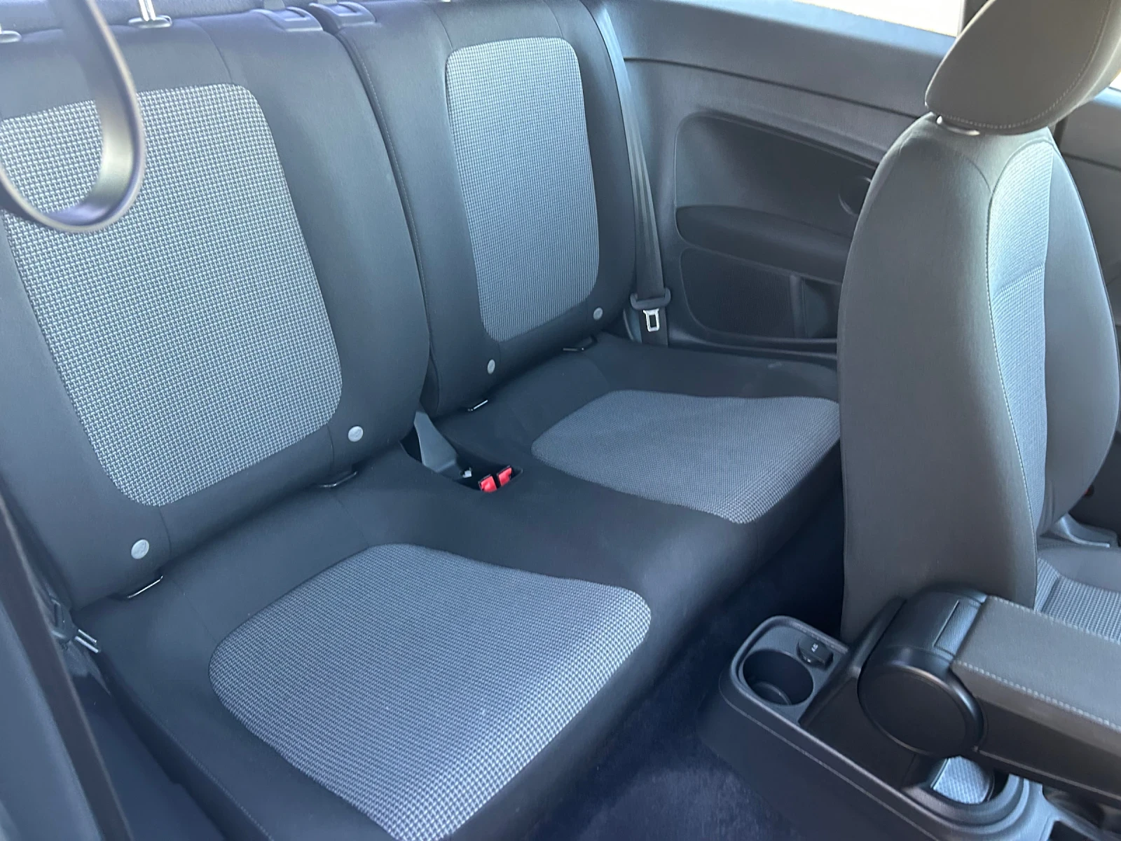 VW New beetle VW New Beetle1.8-170kc Avtomat na 49000km | Mobile.bg — изображение 15