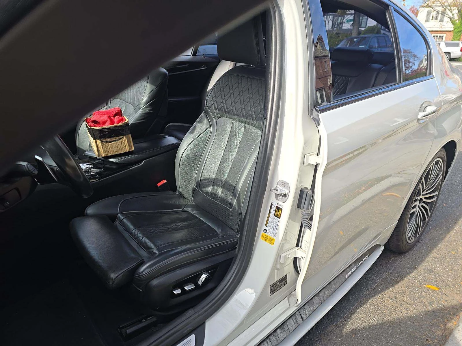 BMW 540 * M SPORT* Massaging* Обдухване* Дистроник* FULL*  - изображение 7