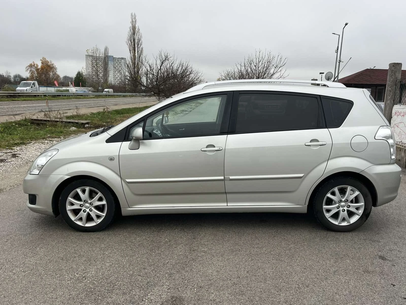 Toyota Corolla verso 2.2 D4D 136к 6 СКОРОСТИ КЛИМАТРОНИК АВТОПИЛОТ - изображение 6