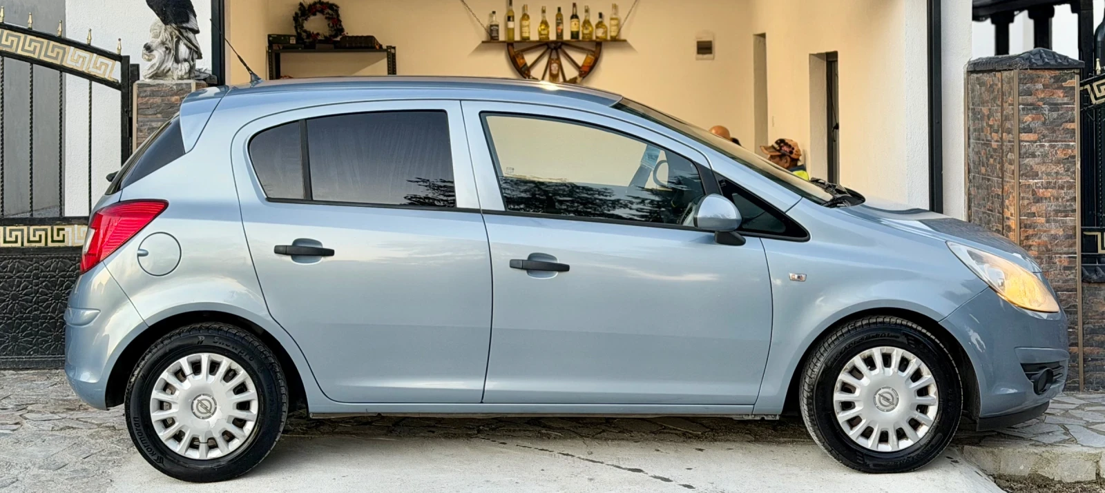 Opel Corsa 1.2 75 к.с 2008г - изображение 8