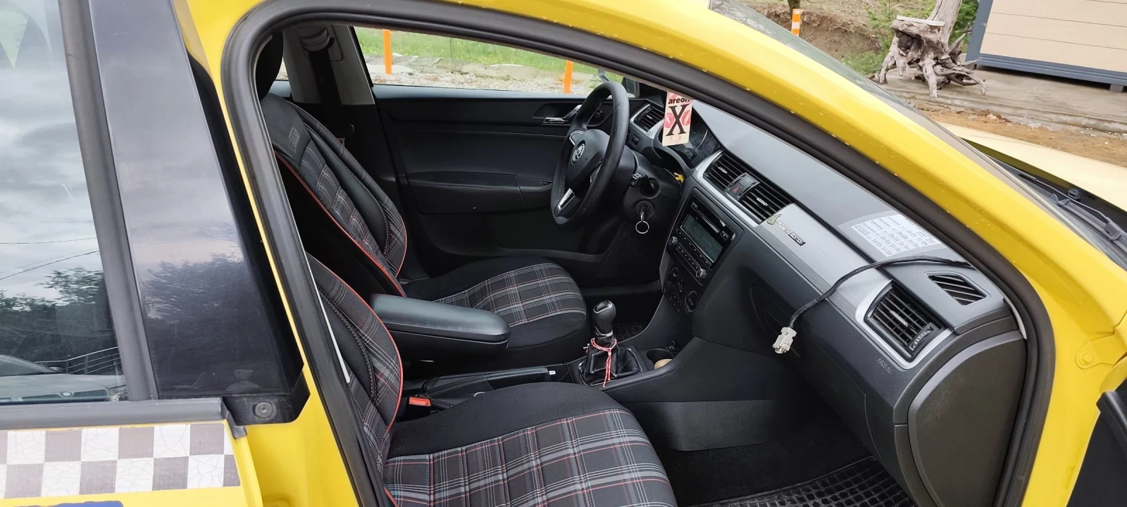 Skoda Rapid 1.2 mpi, снимка 10 - Автомобили и джипове - 54494420