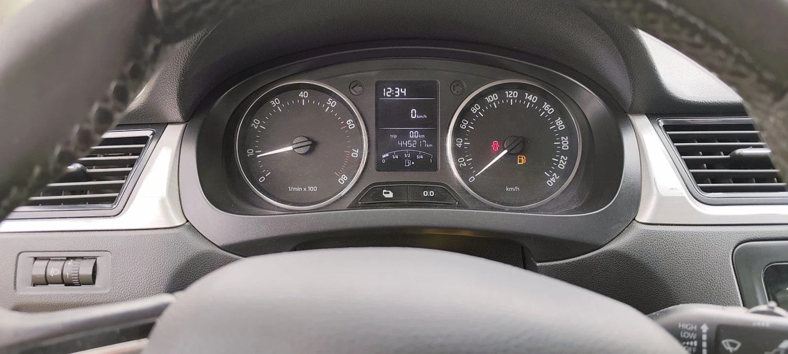 Skoda Rapid 1.2 mpi, снимка 7 - Автомобили и джипове - 54494420
