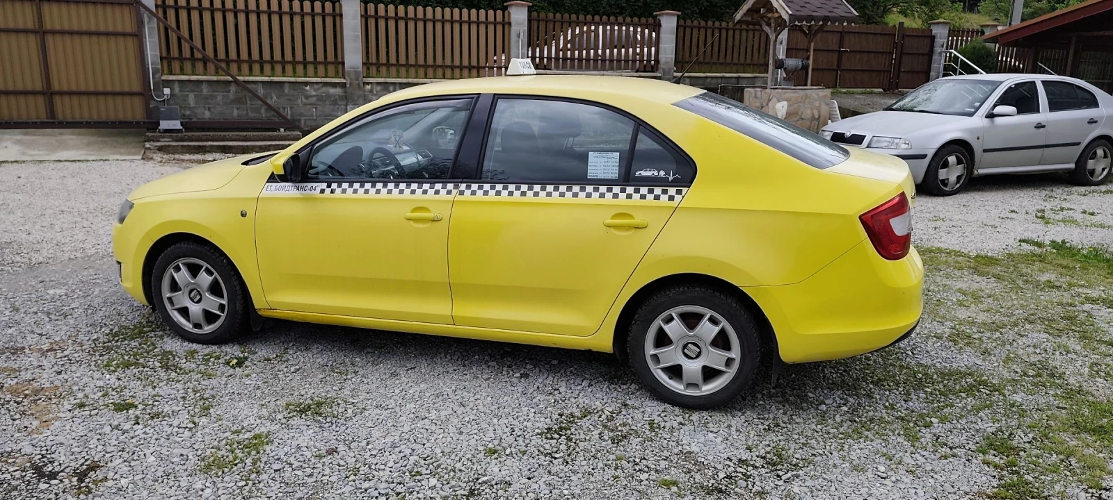 Skoda Rapid 1.2 mpi, снимка 5 - Автомобили и джипове - 54494420