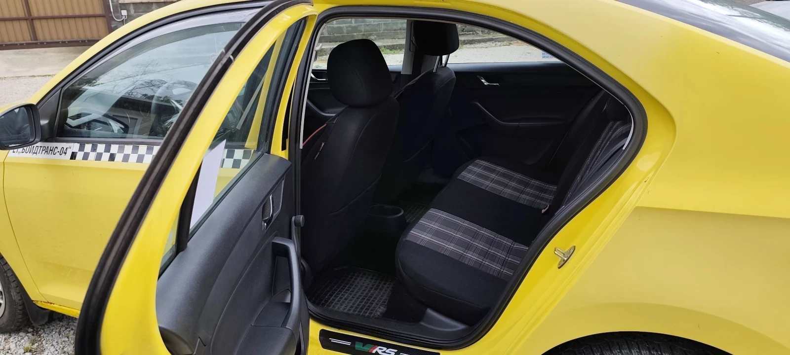 Skoda Rapid 1.2 mpi, снимка 9 - Автомобили и джипове - 54494420