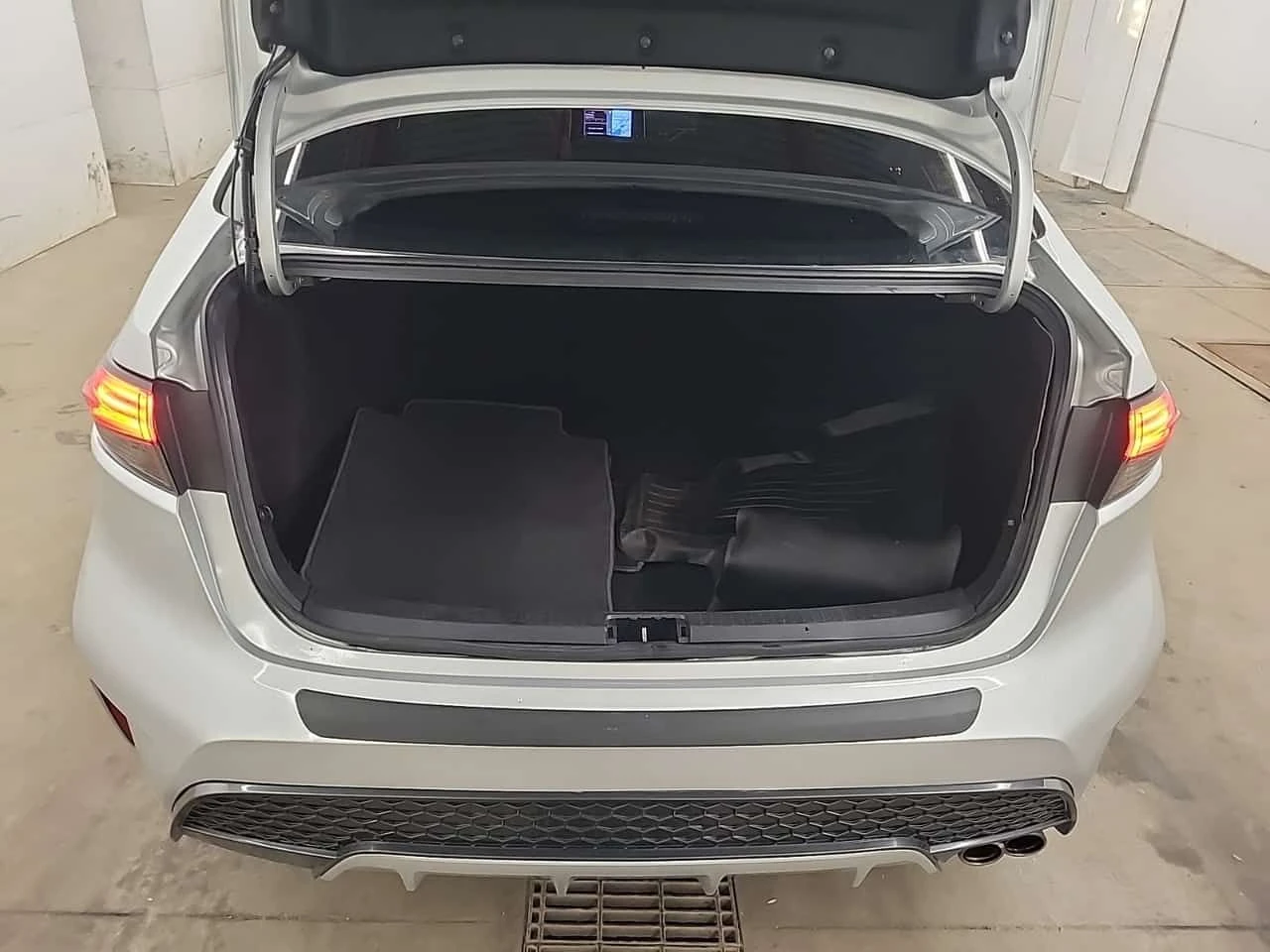 Toyota Corolla * XSE * ПОДГРЕВ* KEYLESS* , снимка 14 - Автомобили и джипове - 53953370