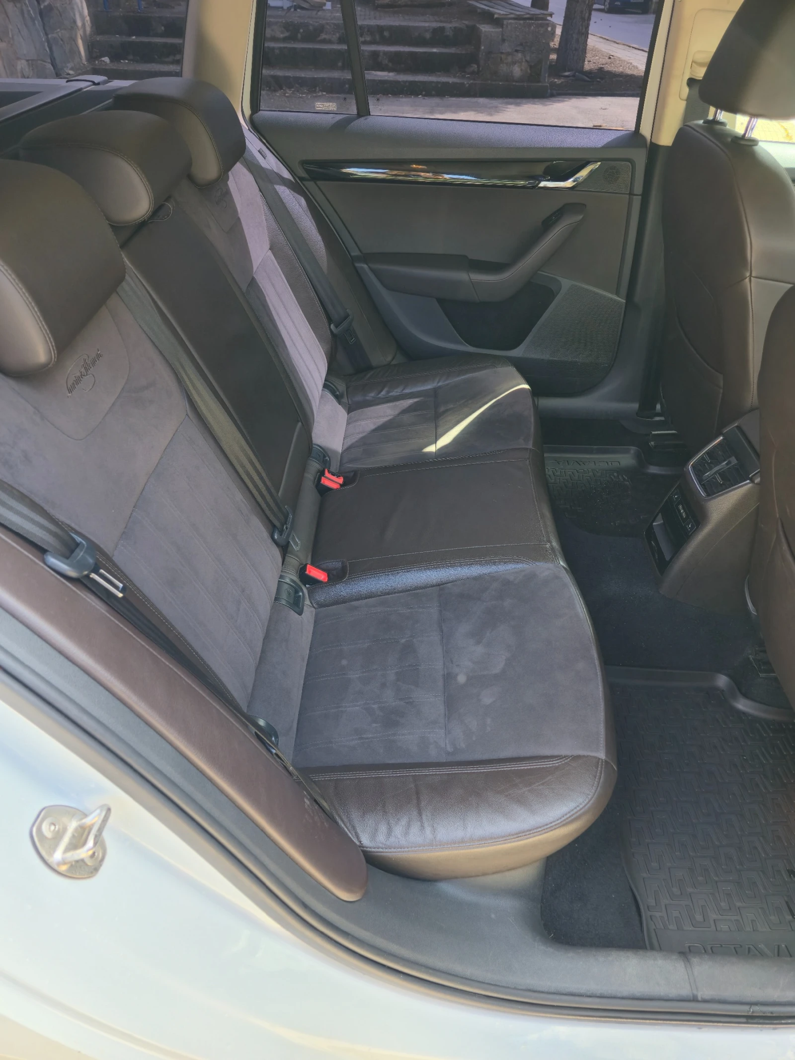 Skoda Octavia, снимка 8 - Автомобили и джипове - 53993922