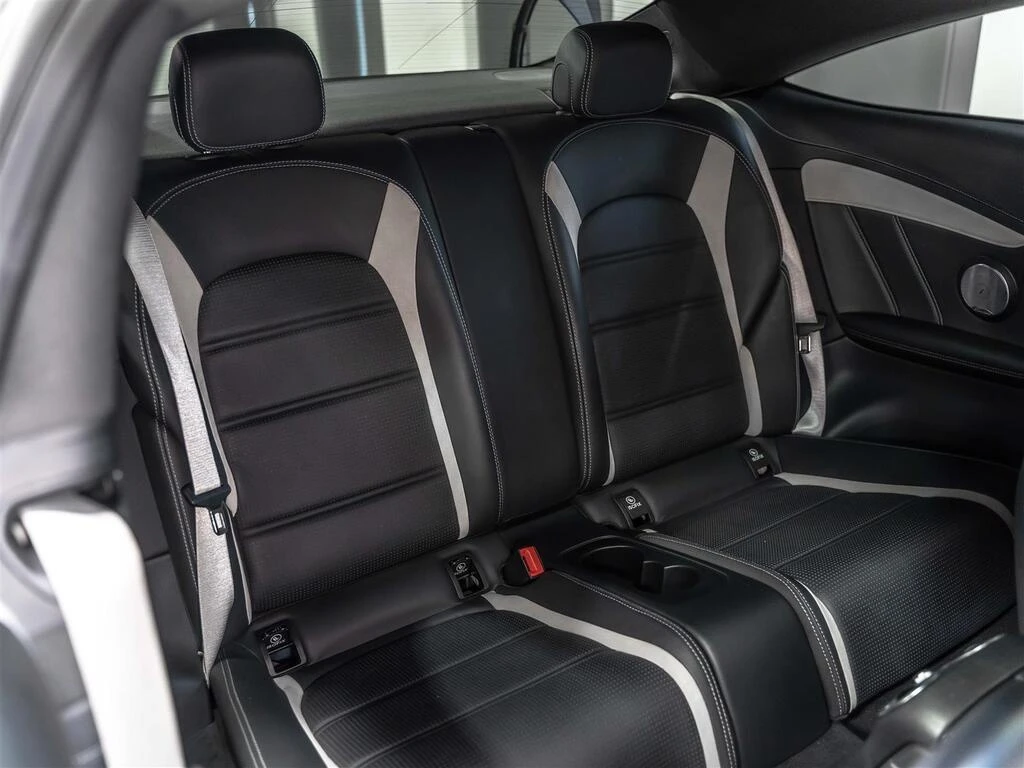 Mercedes-Benz C 63 AMG * * CARFAX * * АВТО КРЕДИТ * * , снимка 8 - Автомобили и джипове - 54004248