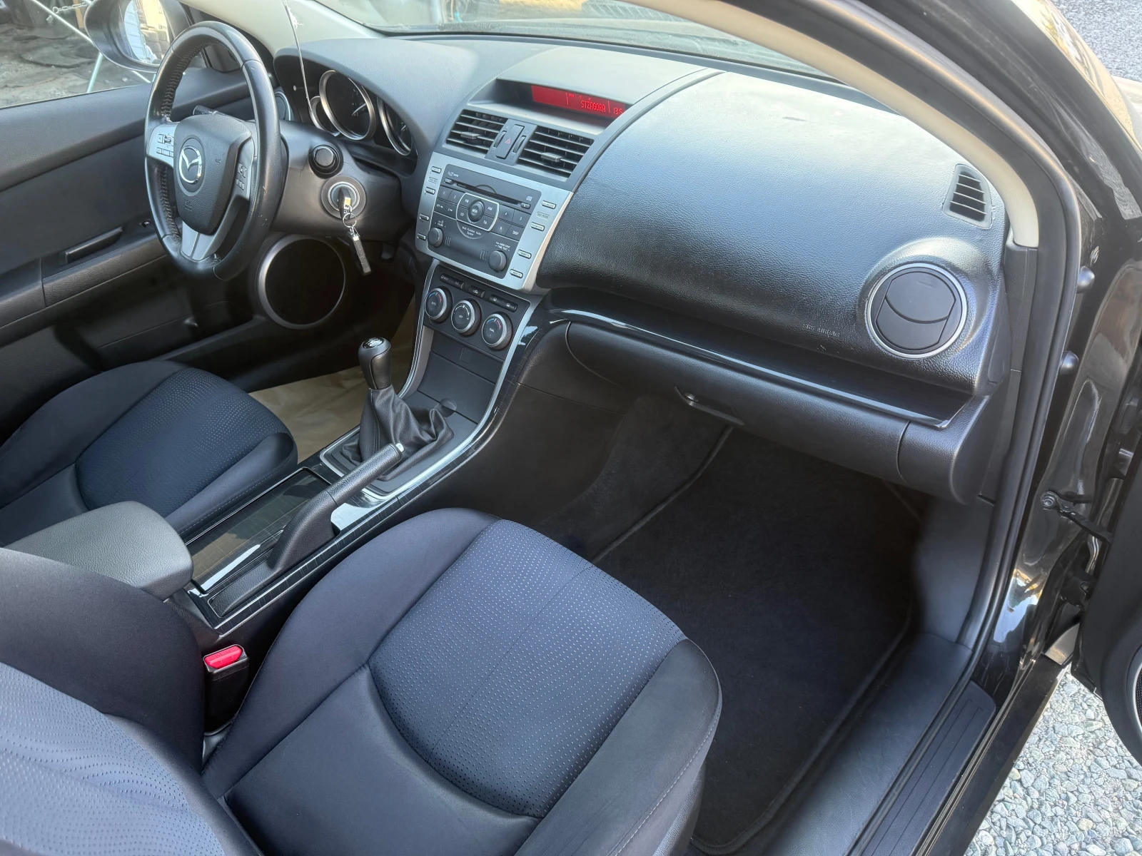 Mazda 6 2.0 АГУ ШВЕЙЦАРИЯ, снимка 8 - Автомобили и джипове - 54096491