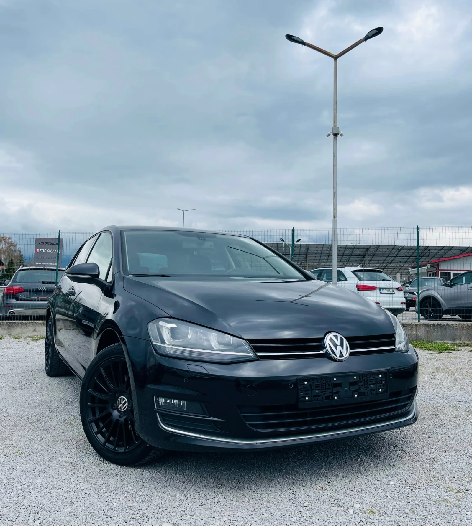 VW Golf 2.0 TDI Highline * Full LED* Сервизна история* , снимка 3 - Автомобили и джипове - 54182192