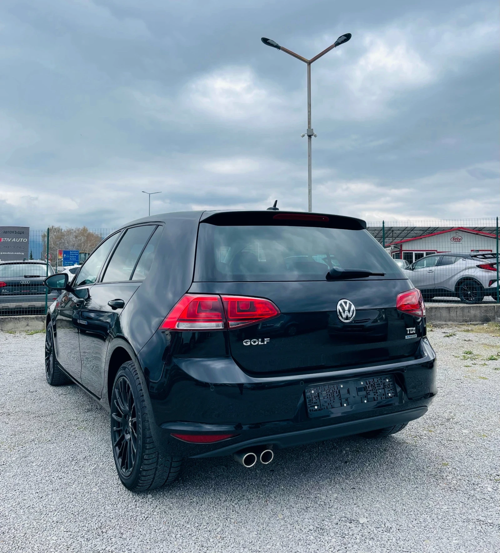 VW Golf 2.0 TDI Highline * Full LED* Сервизна история* , снимка 7 - Автомобили и джипове - 54182192