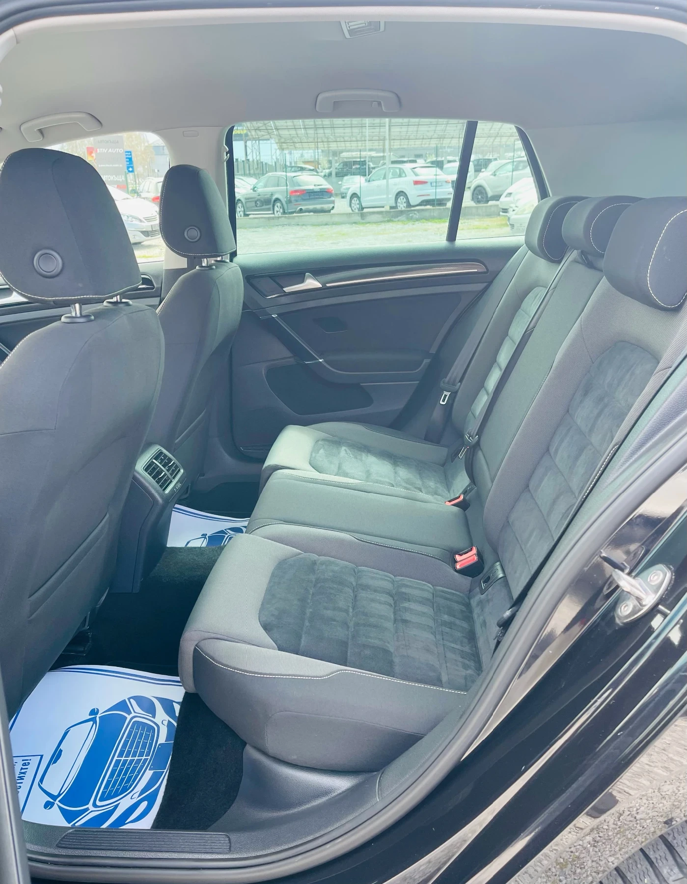 VW Golf 2.0 TDI Highline * Full LED* Сервизна история* , снимка 11 - Автомобили и джипове - 54182192