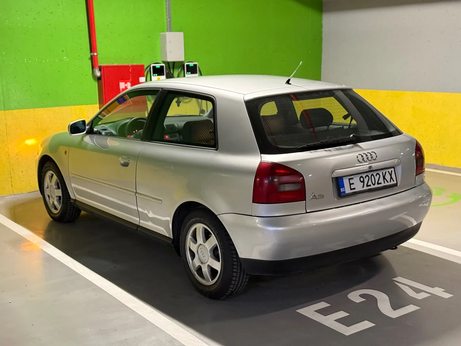 Audi A3 1.9TDI 110кс / КЛИМАТРОНИК / НОВИ ГУМИ / ИСТОРИЯ, снимка 4 - Автомобили и джипове - 54182763