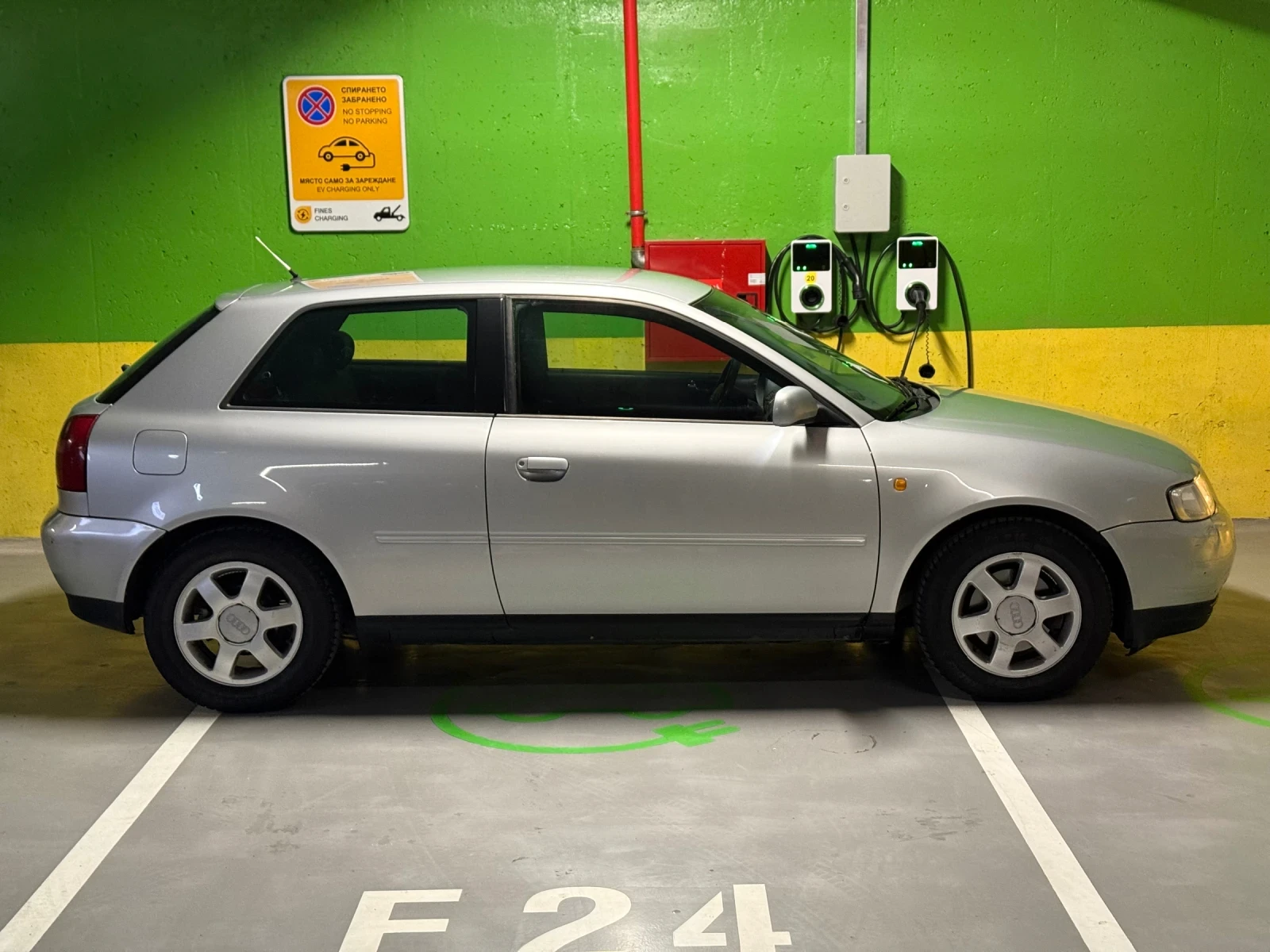 Audi A3 1.9TDI 110кс / КЛИМАТРОНИК / НОВИ ГУМИ / ИСТОРИЯ, снимка 6 - Автомобили и джипове - 54182763