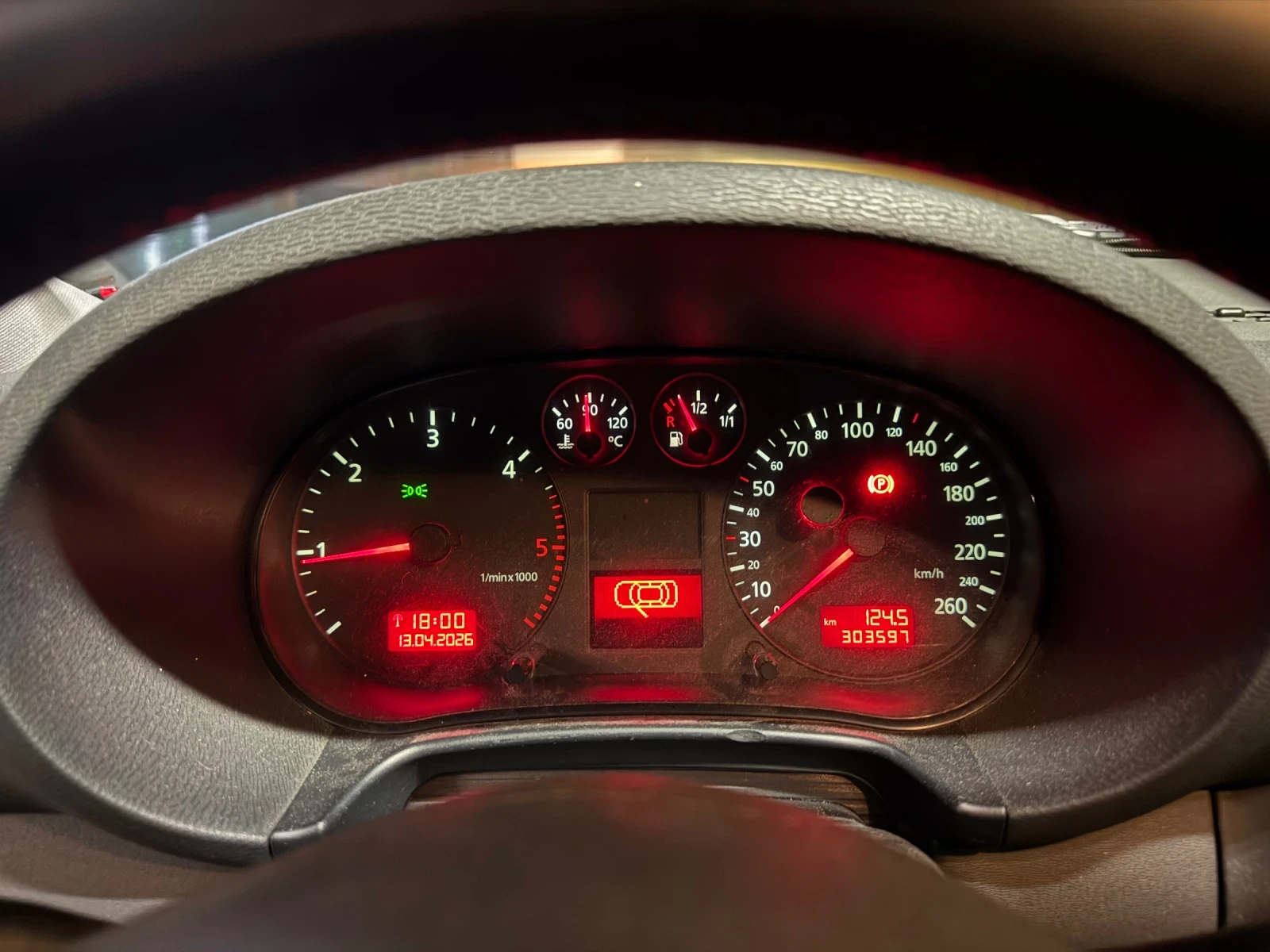 Audi A3 1.9TDI 110кс / КЛИМАТРОНИК / НОВИ ГУМИ / ИСТОРИЯ, снимка 14 - Автомобили и джипове - 54182763