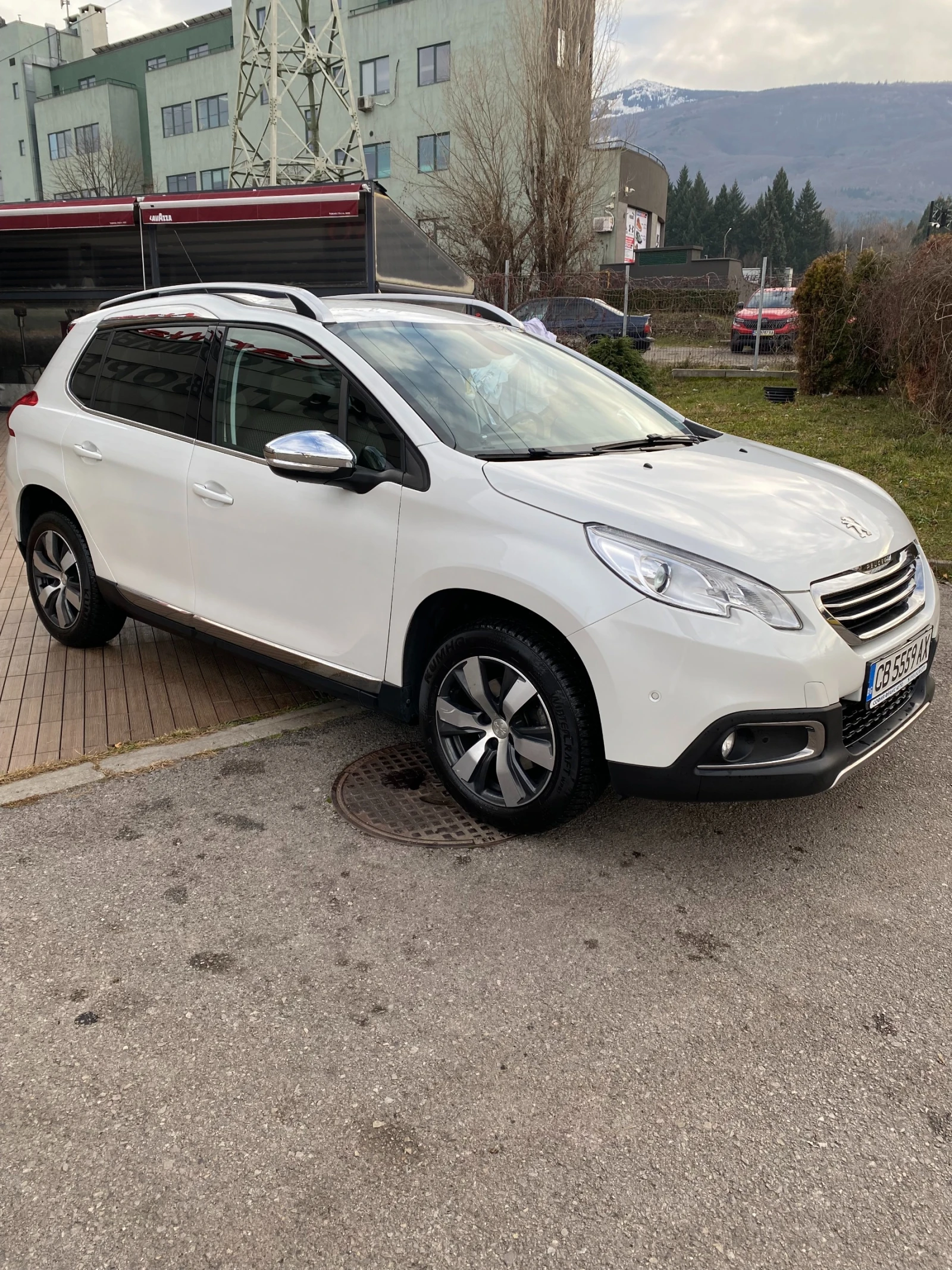 Peugeot 2008 Allure, снимка 2 - Автомобили и джипове - 54358524