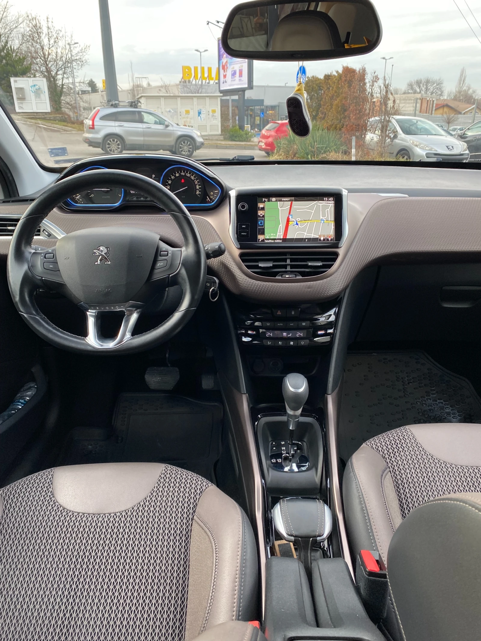 Peugeot 2008 Allure, снимка 5 - Автомобили и джипове - 54358524