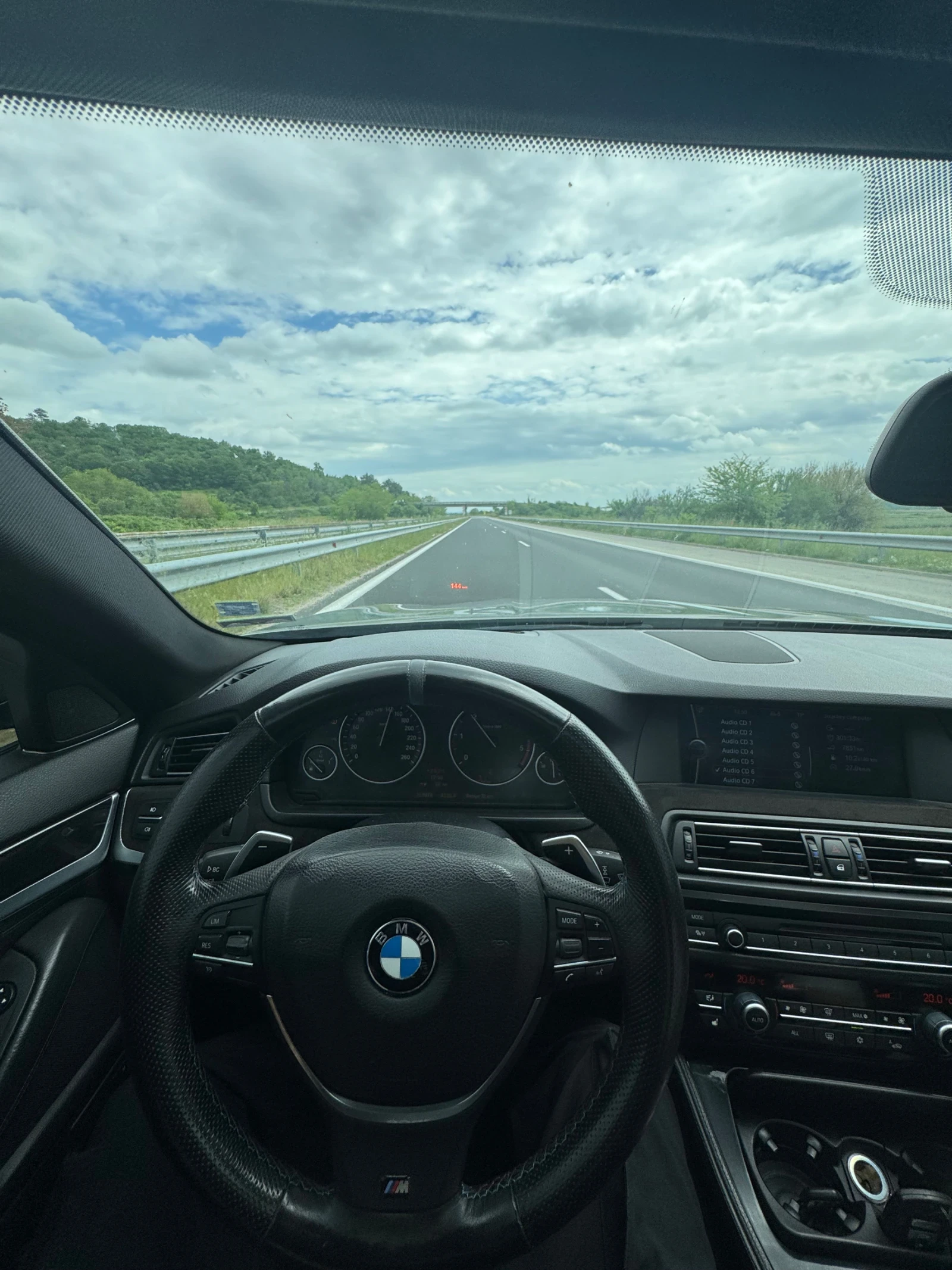 BMW 530 Bmw F10 facelift 530D, снимка 11 - Автомобили и джипове - 54491121