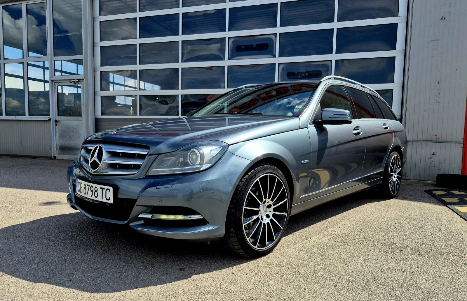 Mercedes-Benz C 220 Germany Сменени вериги , снимка 3 - Автомобили и джипове - 54660987