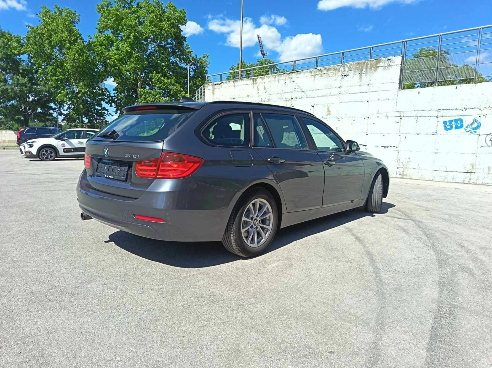 BMW 320, снимка 10 - Автомобили и джипове - 54906210