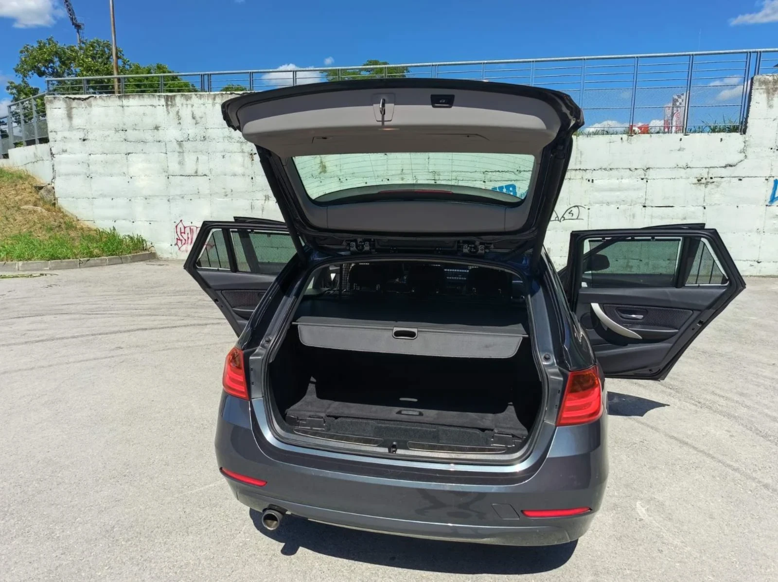 BMW 320, снимка 14 - Автомобили и джипове - 54906210