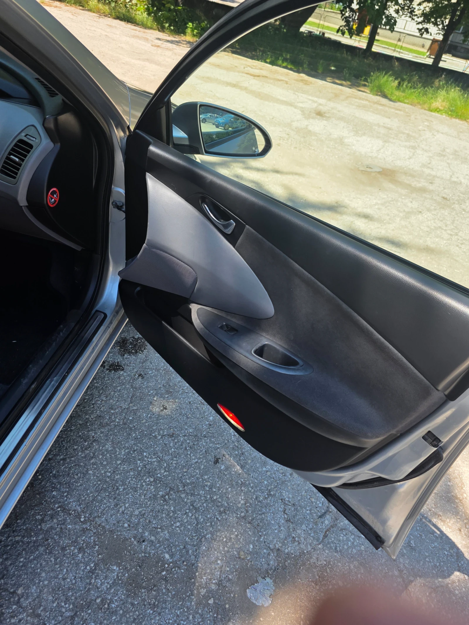 Nissan Primera, снимка 11 - Автомобили и джипове - 54997678