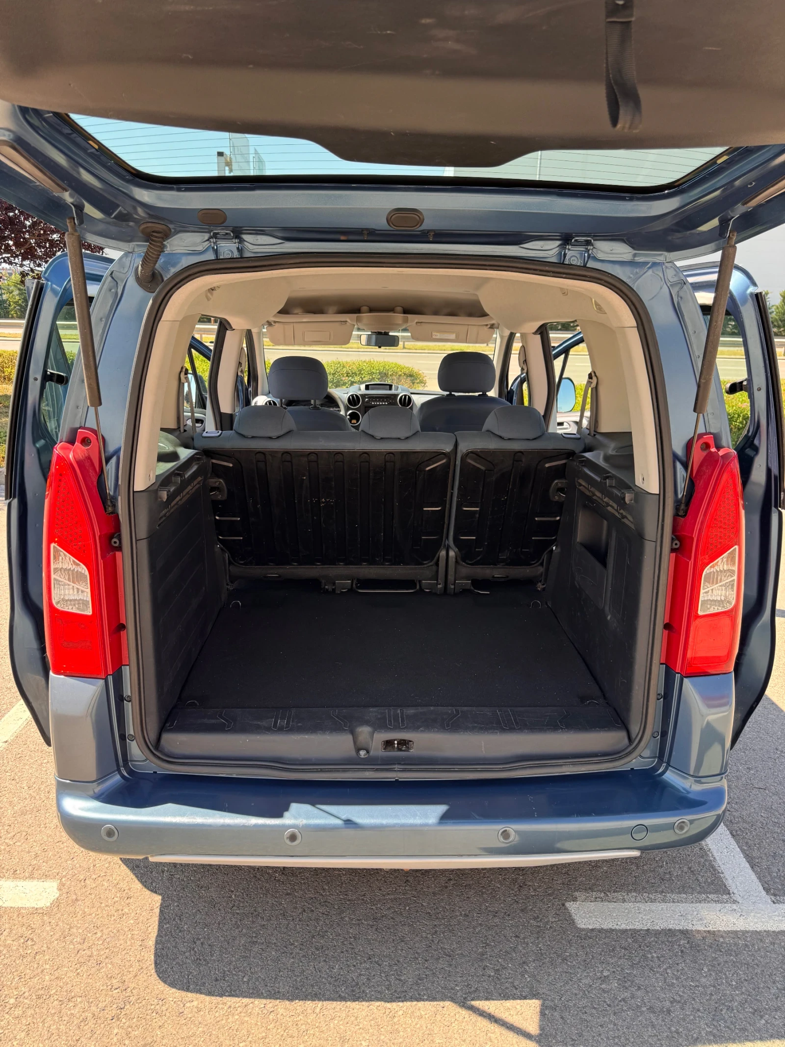 Citroen Berlingo Multispace 1, 6 бензин 2011г., снимка 12 - Автомобили и джипове - 55060432