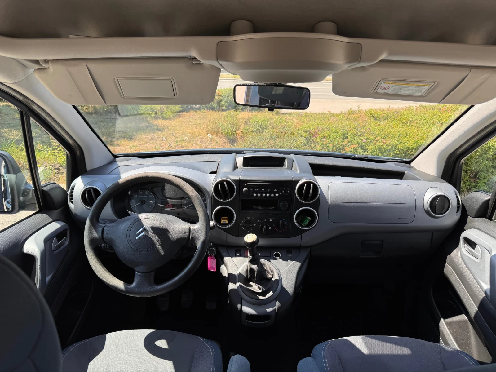 Citroen Berlingo Multispace 1, 6 бензин 2011г., снимка 9 - Автомобили и джипове - 55060432
