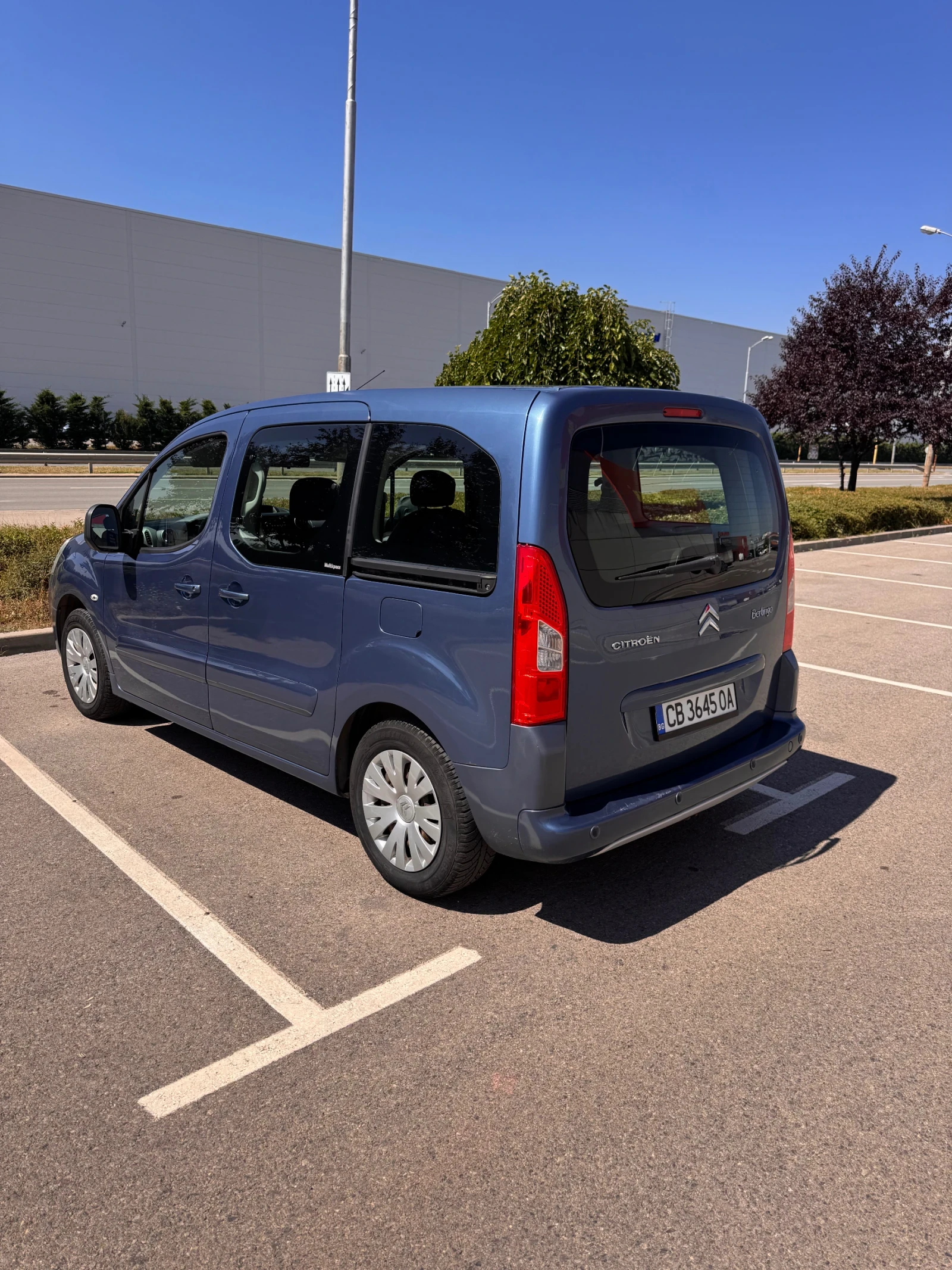 Citroen Berlingo Multispace 1, 6 бензин 2011г., снимка 2 - Автомобили и джипове - 55060432