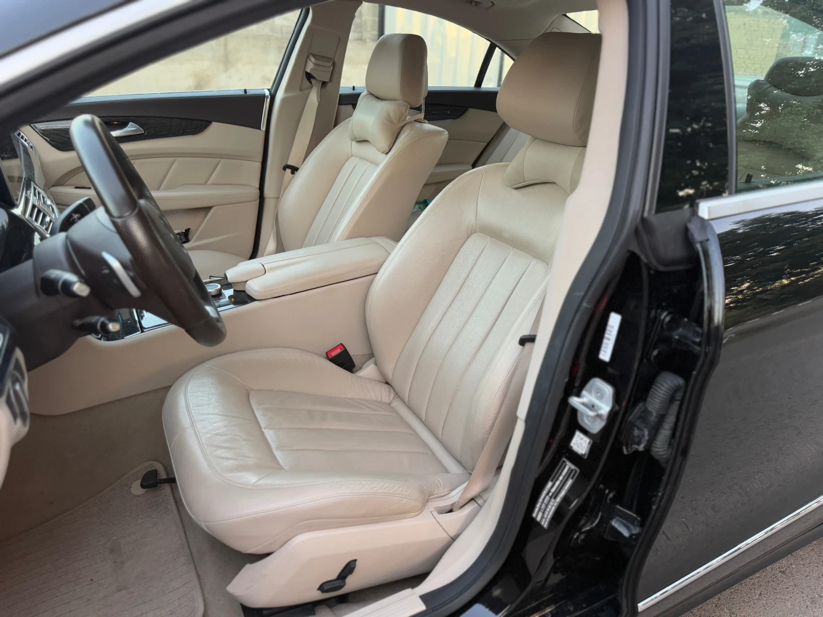 Mercedes-Benz CLS 400 4MATIC, снимка 9 - Автомобили и джипове - 55550361