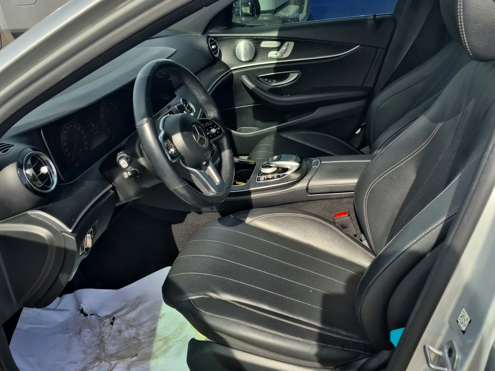 Mercedes-Benz E 300  CARFAX / ПАНОРАМА / АВТОКРЕДИТ, снимка 5 - Автомобили и джипове - 56023322