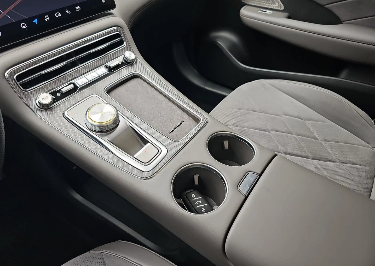 Mg S6 Luxury Long Range, снимка 12 - Автомобили и джипове - 56292994