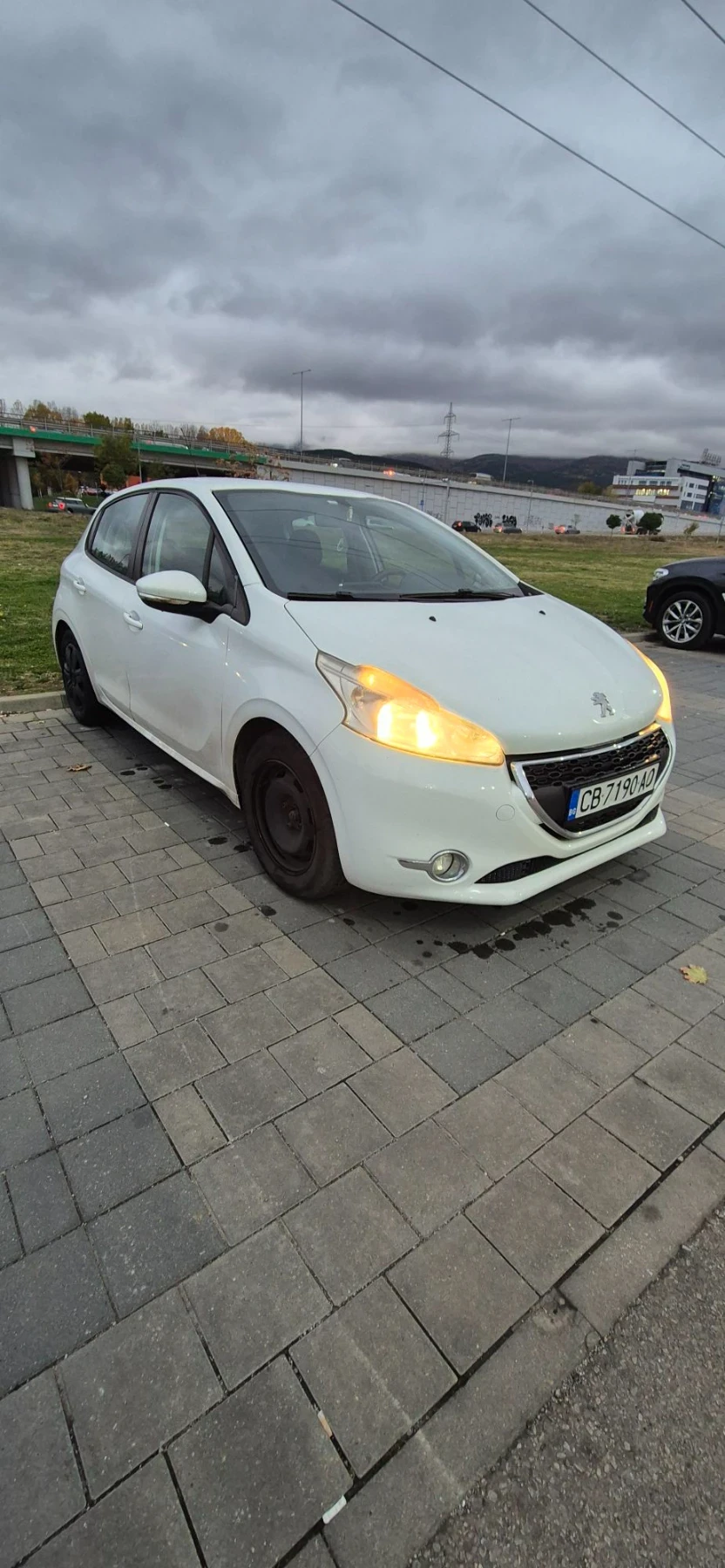 Peugeot 208, снимка 8 - Автомобили и джипове - 56710890