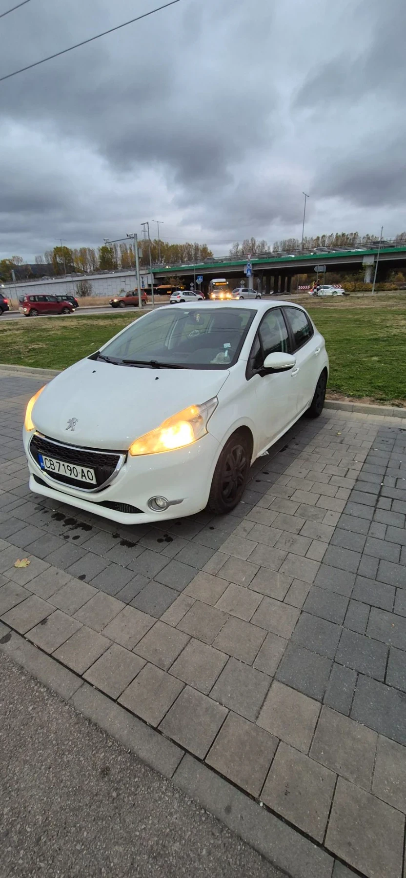 Peugeot 208, снимка 2 - Автомобили и джипове - 56710890