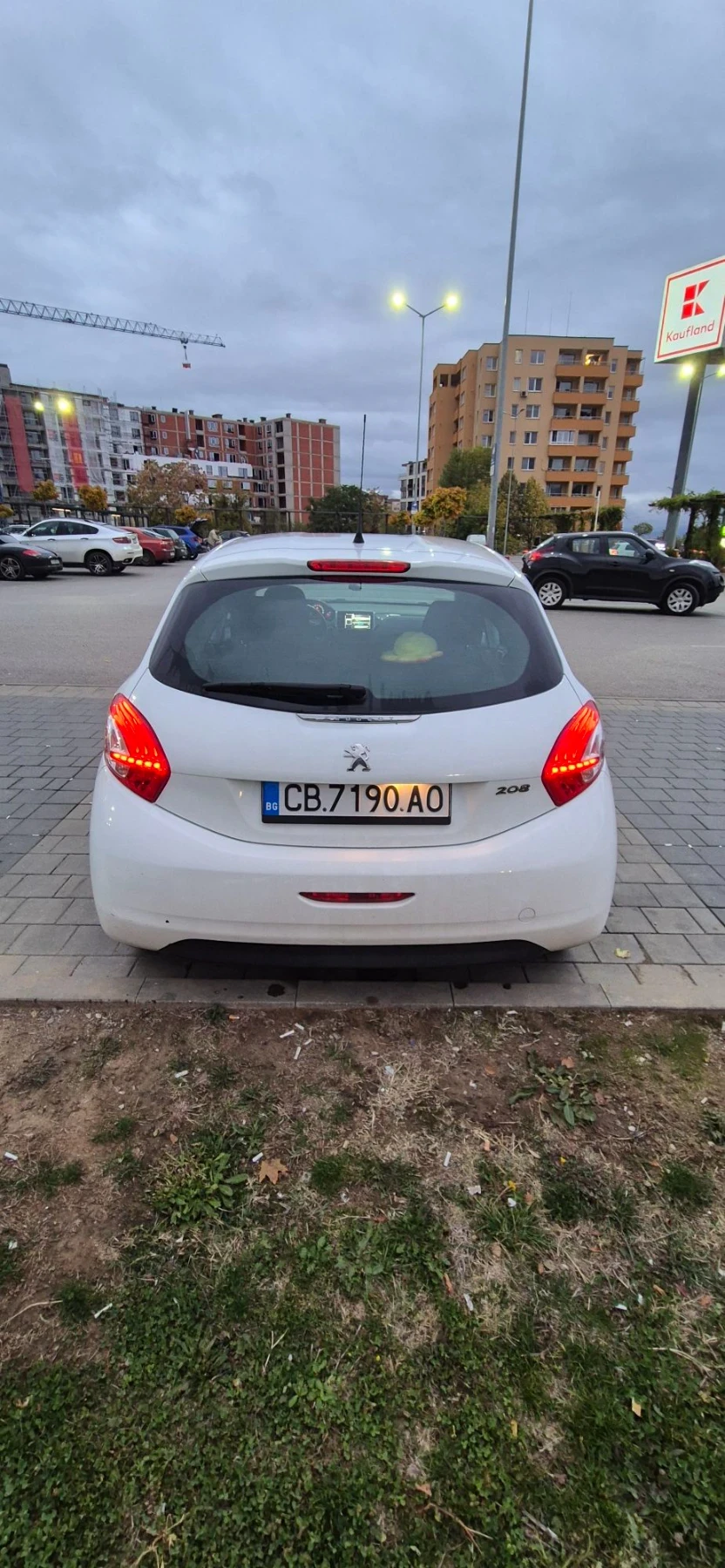 Peugeot 208, снимка 5 - Автомобили и джипове - 56710890