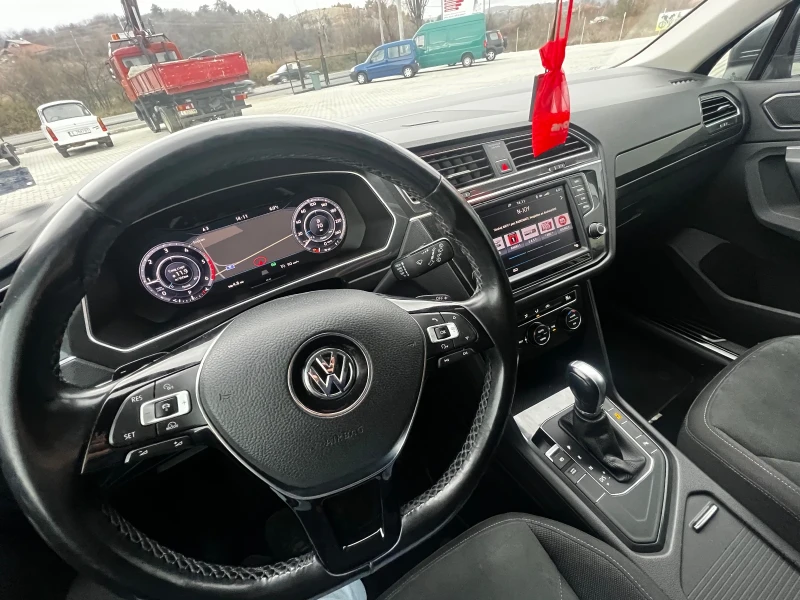 VW Tiguan, снимка 9 - Автомобили и джипове - 48092755