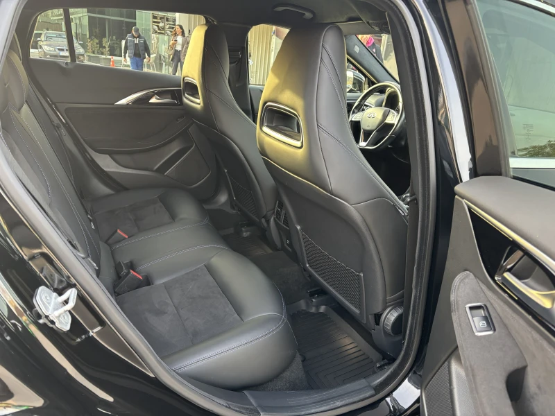 Infiniti Q30 Sport, снимка 15 - Автомобили и джипове - 52433455