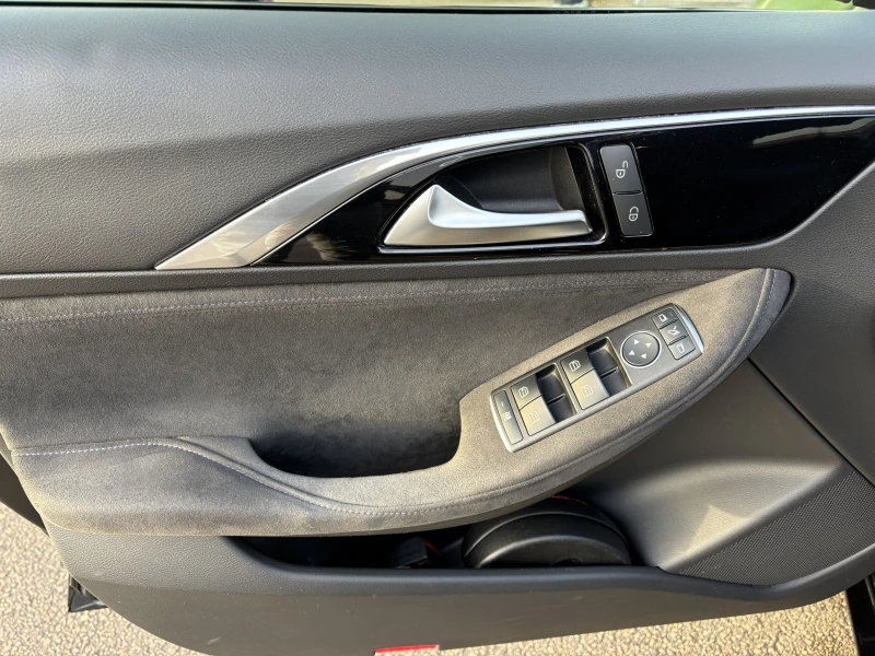 Infiniti Q30 Sport, снимка 16 - Автомобили и джипове - 52433455