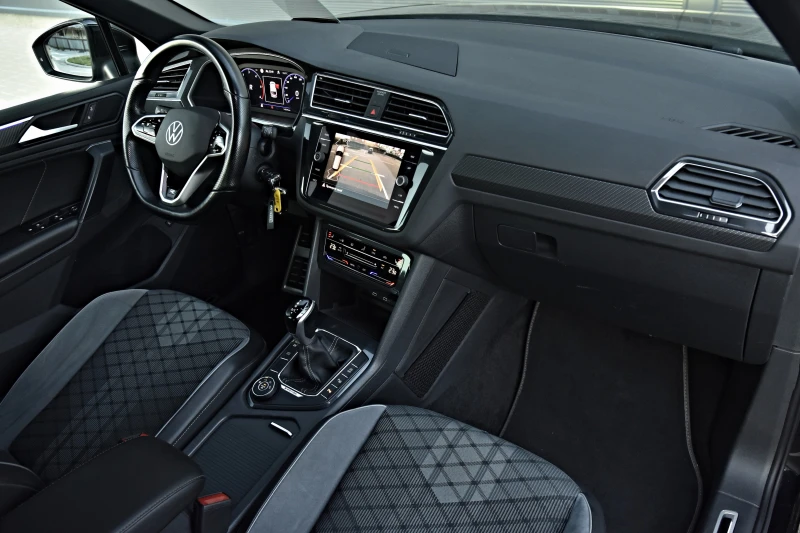VW Tiguan 2.0TDI/3xR Line/4motion/Distronic/Camera/IQLED, снимка 13 - Автомобили и джипове - 52695402