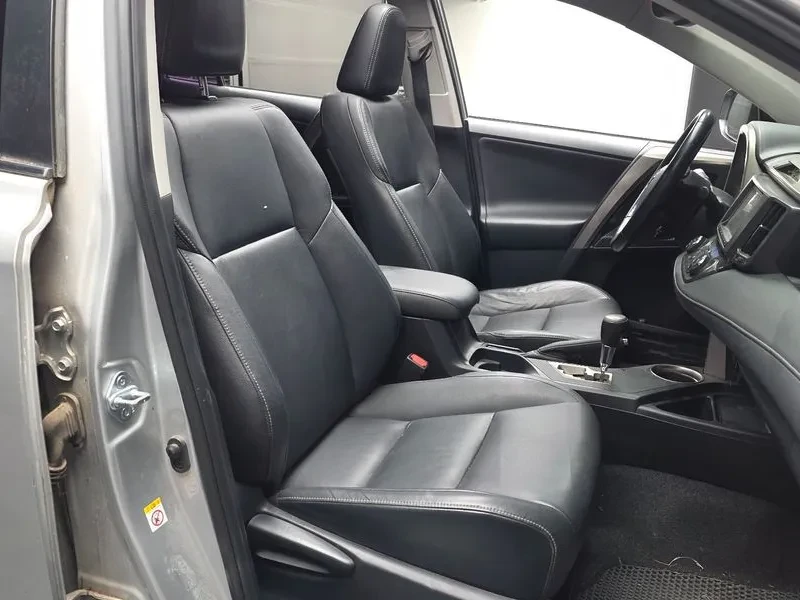 Toyota Rav4 2.5 2Wd, снимка 11 - Автомобили и джипове - 55796174