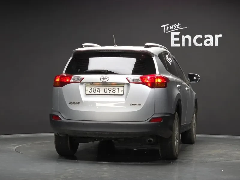 Toyota Rav4 2.5 2Wd, снимка 4 - Автомобили и джипове - 55796174
