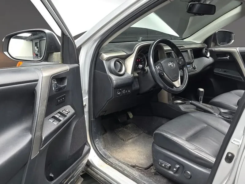Toyota Rav4 2.5 2Wd, снимка 10 - Автомобили и джипове - 55796174