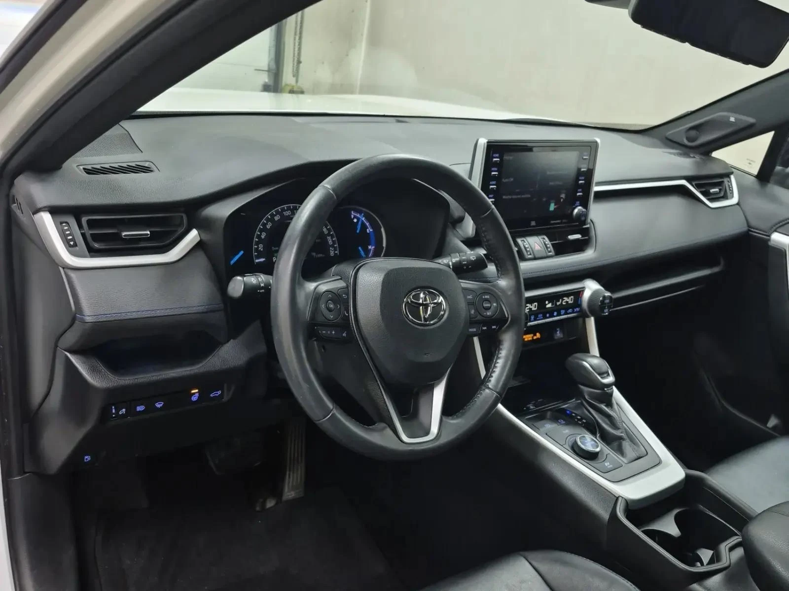 Toyota Rav4 HYBRID XSE (CARFAX) - изображение 7