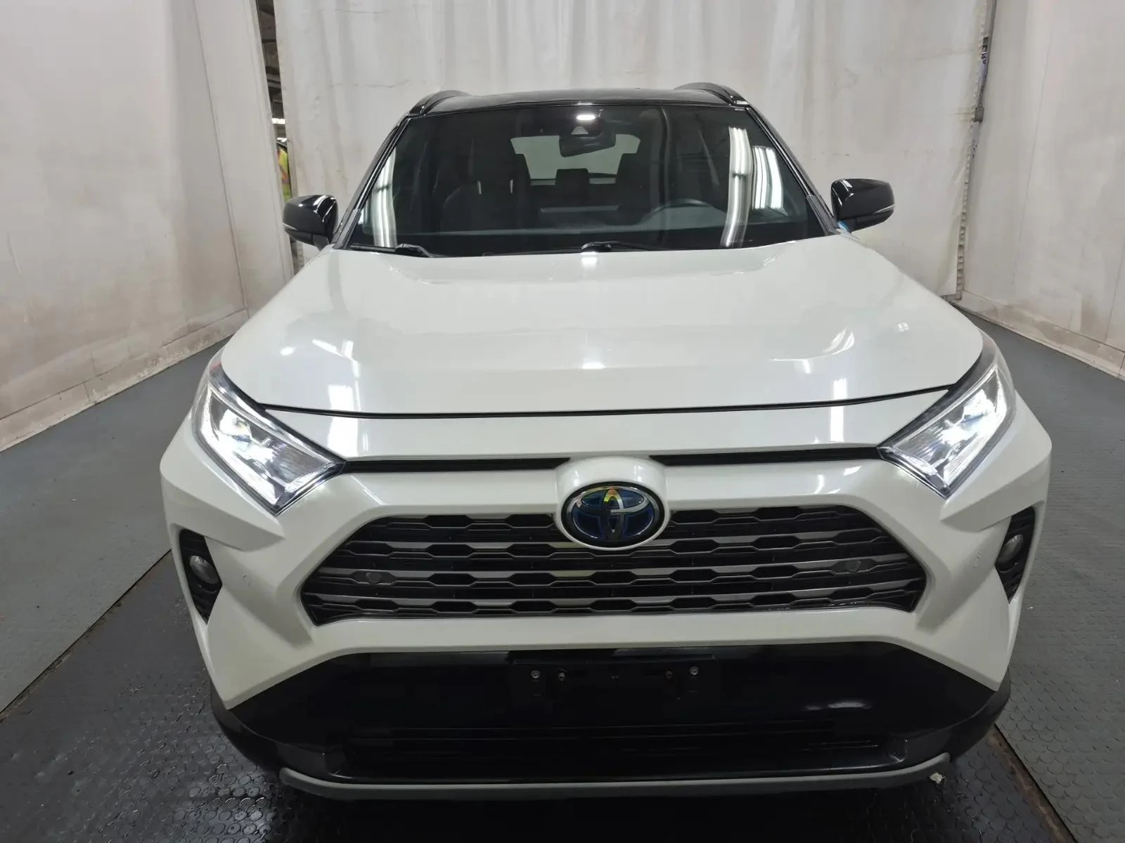 Toyota Rav4 HYBRID XSE (CARFAX) - изображение 2