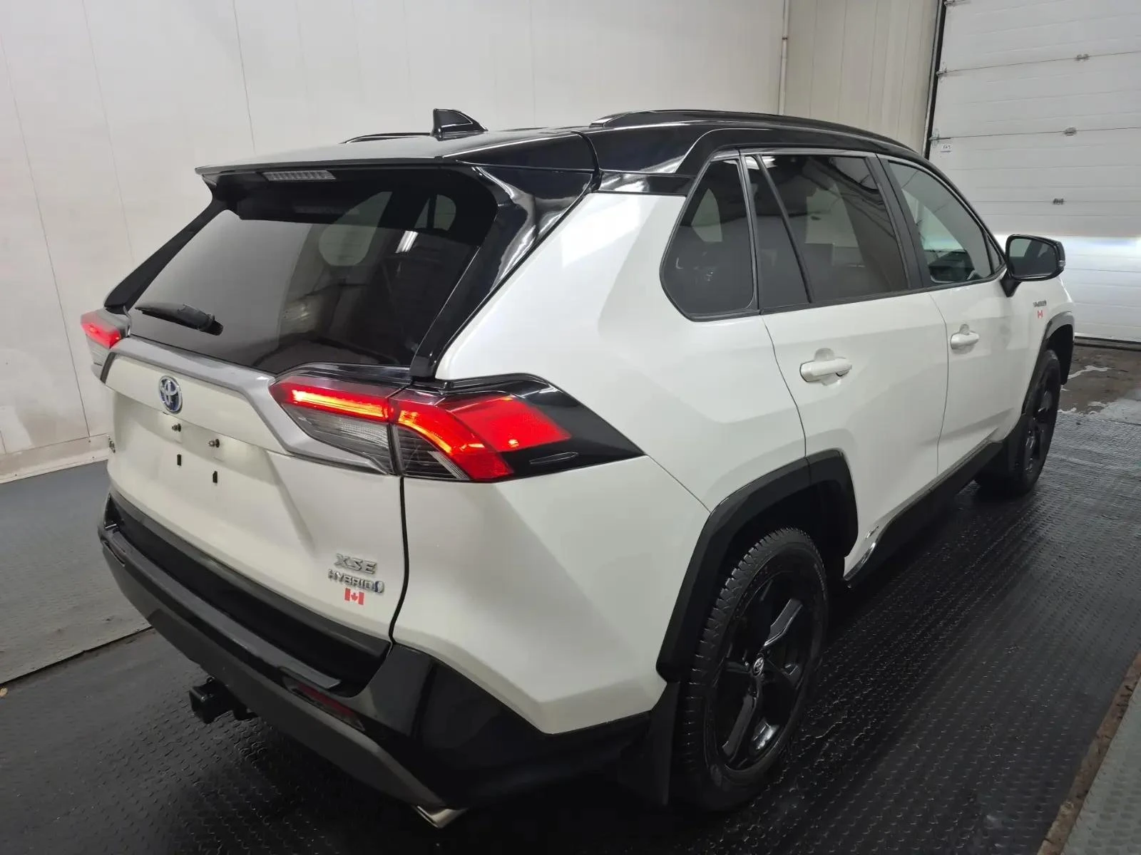 Toyota Rav4 HYBRID XSE (CARFAX) - изображение 4