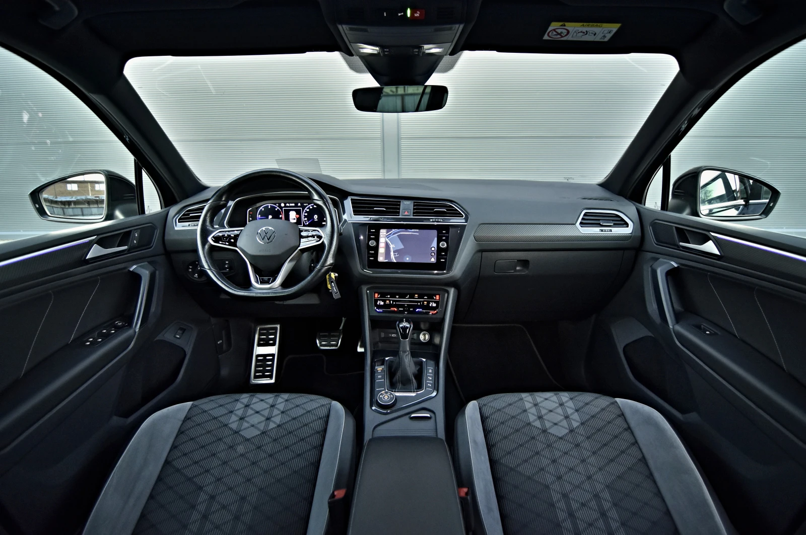 VW Tiguan 2.0TDI/3xR Line/4motion/Distronic/Camera/IQLED | Mobile.bg   15