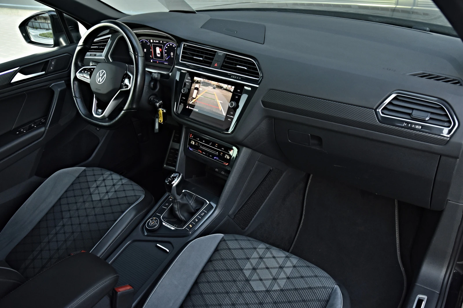 VW Tiguan 2.0TDI/3xR Line/4motion/Distronic/Camera/IQLED | Mobile.bg   13