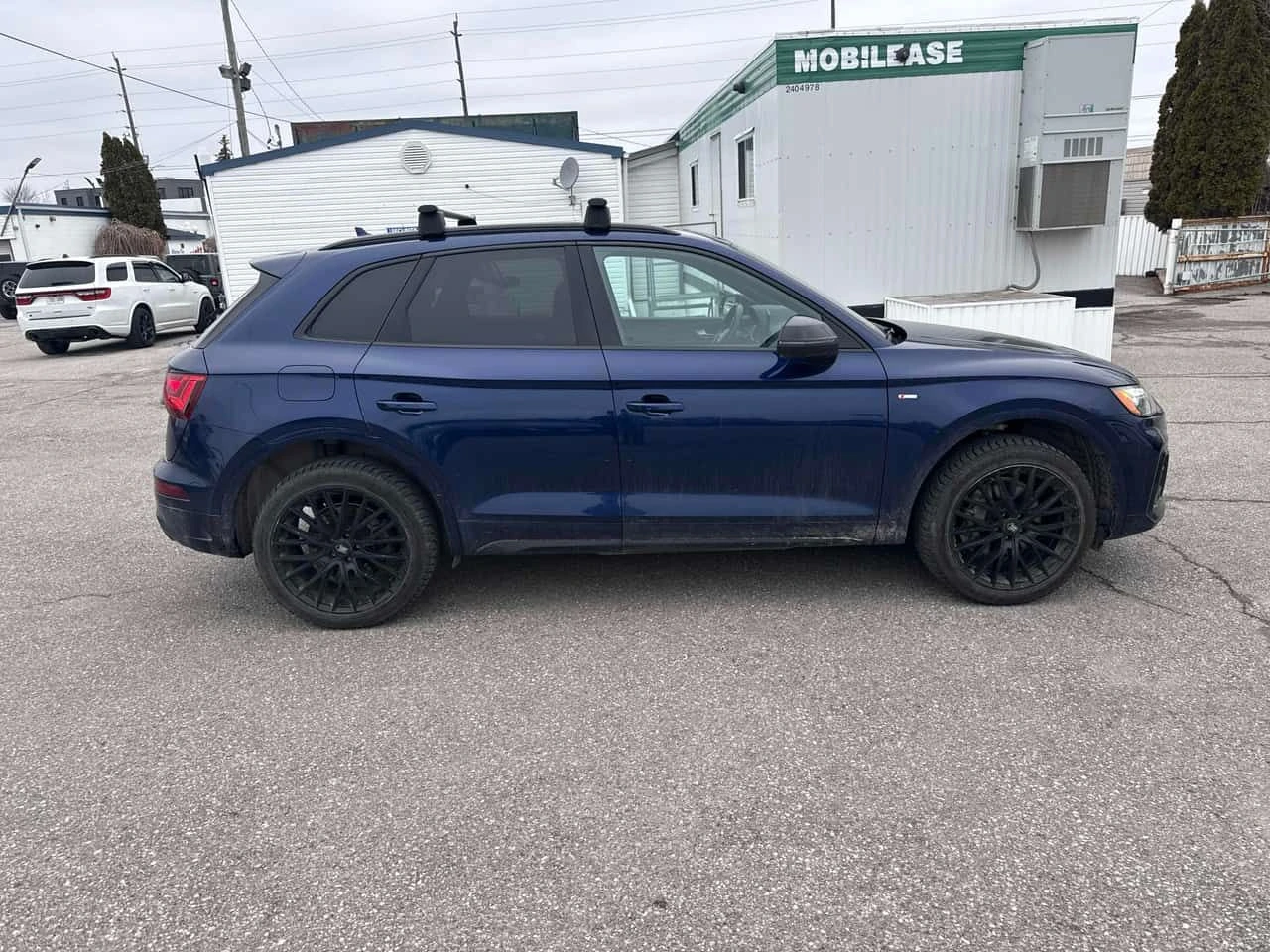 Audi Q5 Progressiv/ПАНОРАМА/ВТОРИ ГУМИ И ДЖАНТИ, снимка 3 - Автомобили и джипове - 54079223