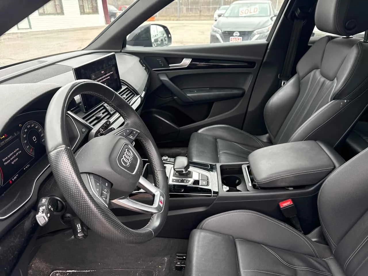 Audi Q5 Progressiv/ПАНОРАМА/ВТОРИ ГУМИ И ДЖАНТИ, снимка 5 - Автомобили и джипове - 54079223