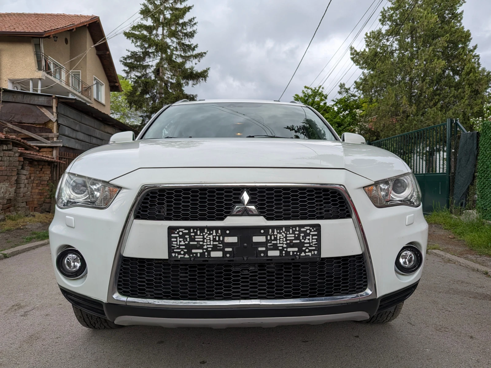 Mitsubishi Outlander XL* 7МЕСТА* AUTO* КОЖА* NAVI* 4X4* XENON* CAMERA* , снимка 2 - Автомобили и джипове - 54488206